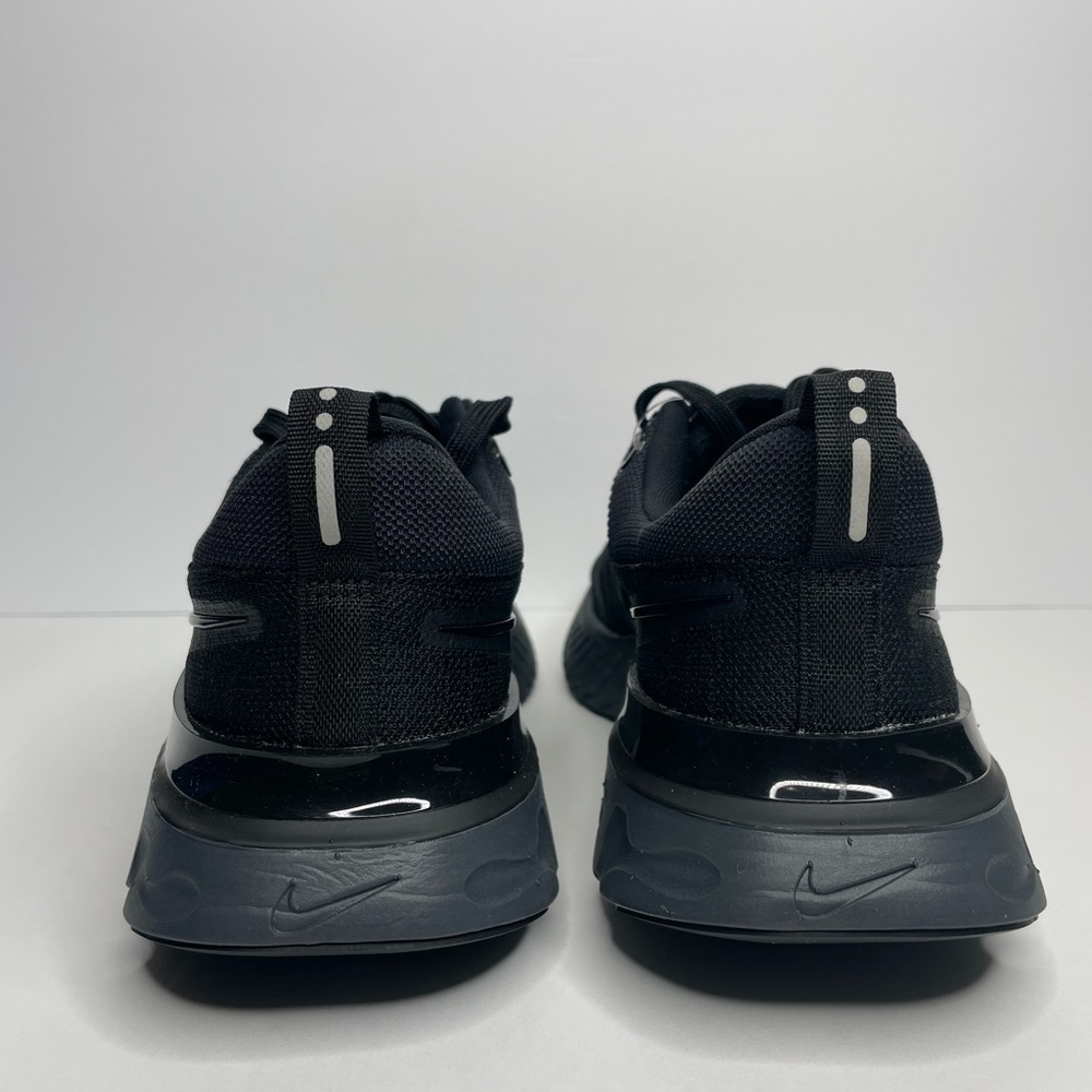 Nike React Infinity Run Flyknit 2 Triple Black - Picture 5 of 11